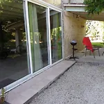 Σπίτι διακοπών Cosy, Sur Jardin, Terrasse Privee, Parking Au Calme En Rdc Gémozac