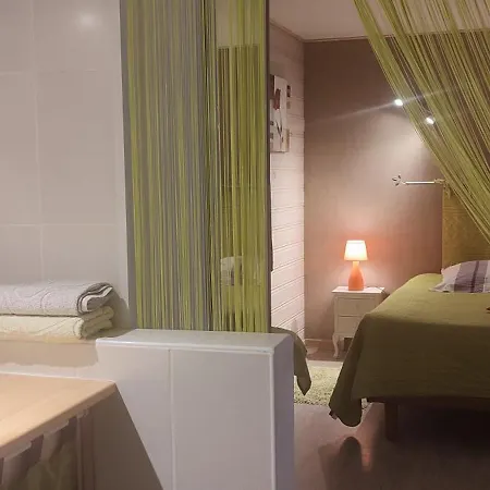 Cosy, Sur Jardin, Terrasse Privee, Parking Au Calme En Rdc *