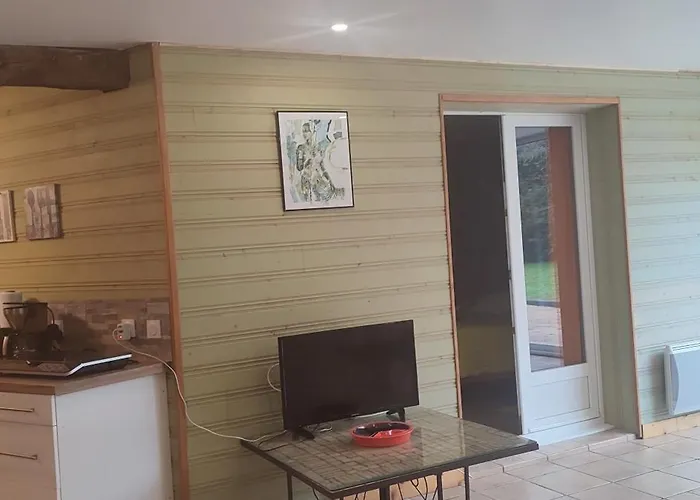 Cosy, Sur Jardin, Terrasse Privee, Parking Au Calme En Rdc بيت للعطل *