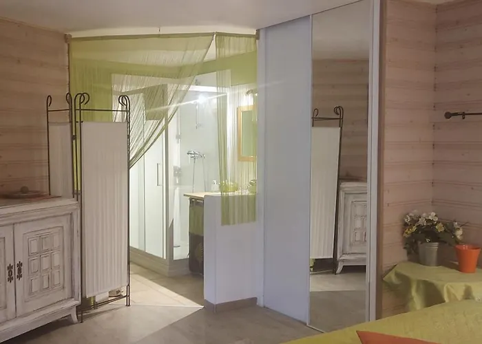 Cosy, Sur Jardin, Terrasse Privee, Parking Au Calme En Rdc *