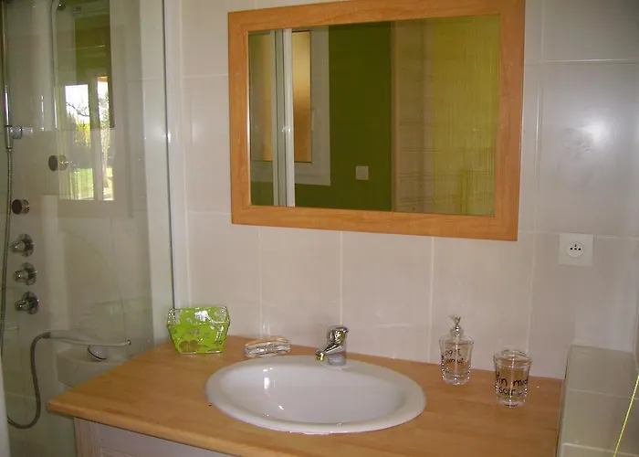 Cosy, Sur Jardin, Terrasse Privee, Parking Au Calme En Rdc بيت للعطل